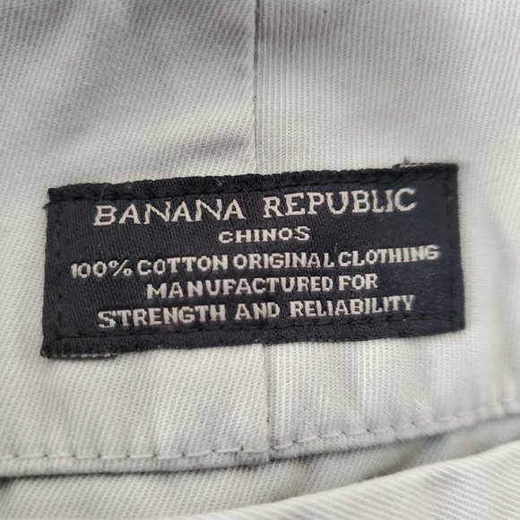 Banana Republic straight leg Khaki pants - Picture 3 of 6